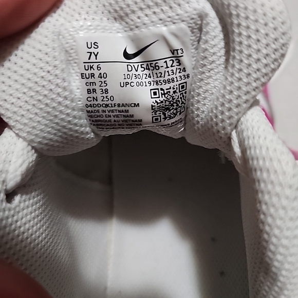 Nike Pink and White Sneakers - Picture 10 of 10